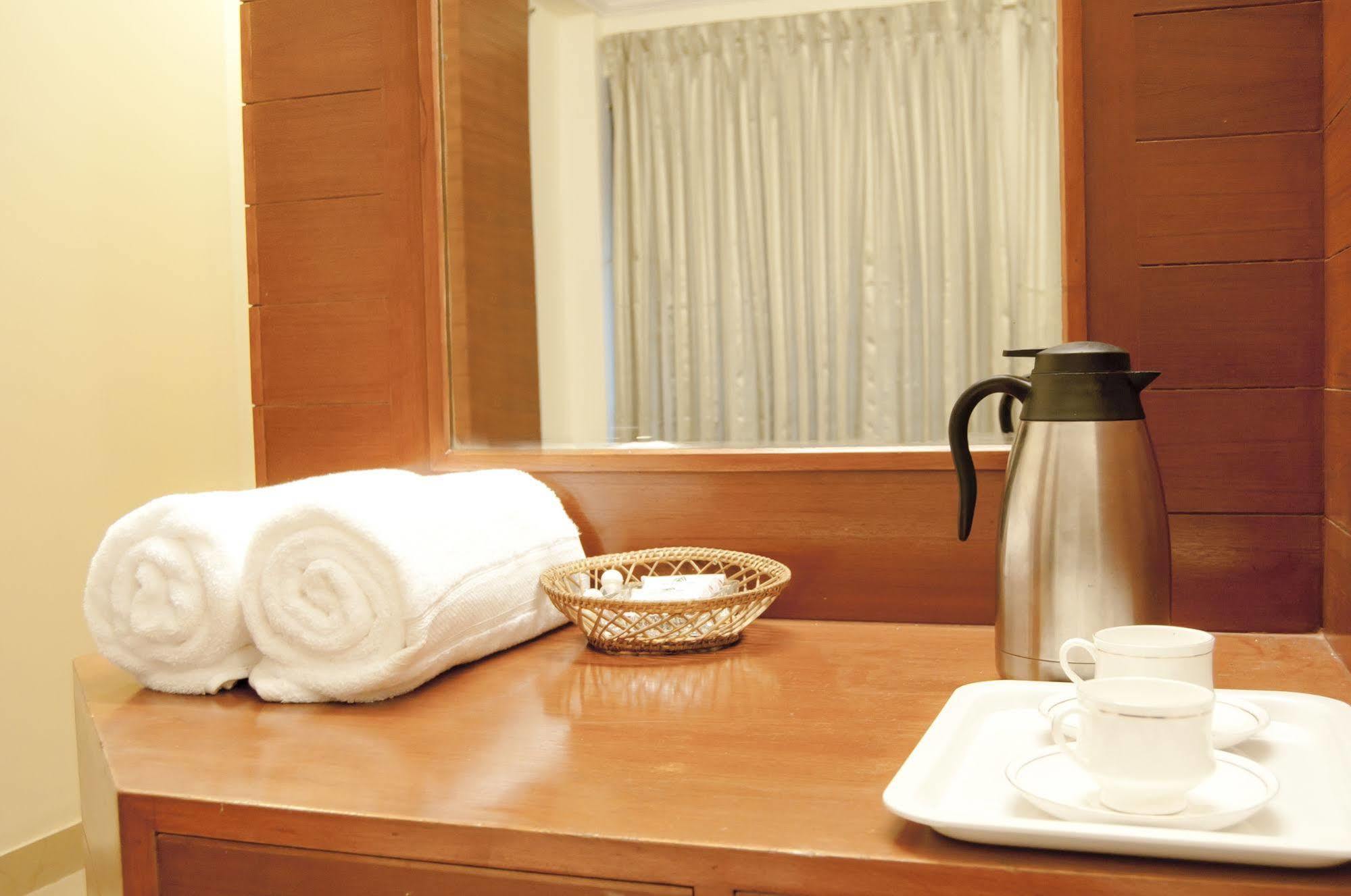 Atlaantic Inn Bangalore Exteriör bild